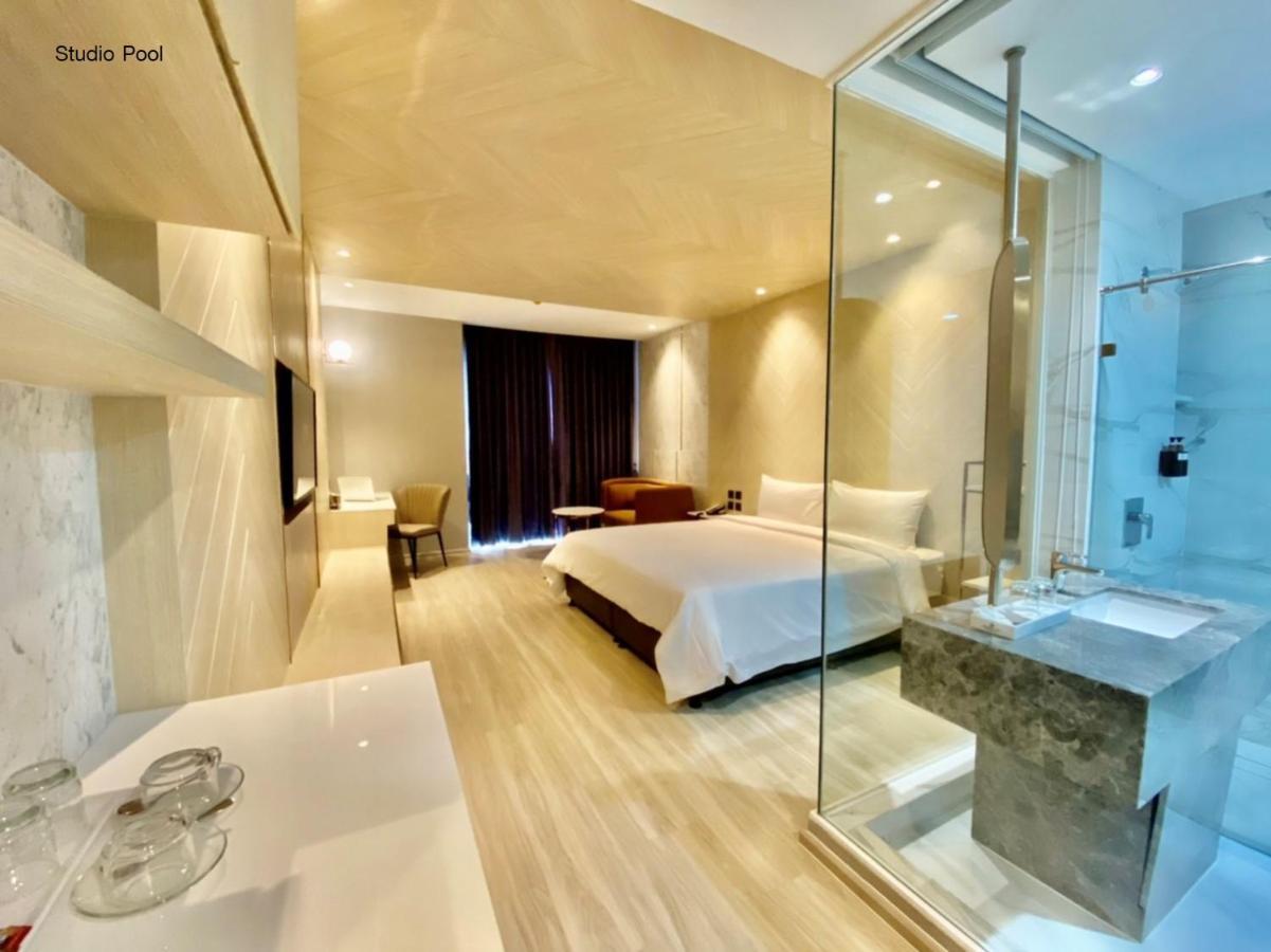 Golden City Rayong Hotel Buitenkant foto