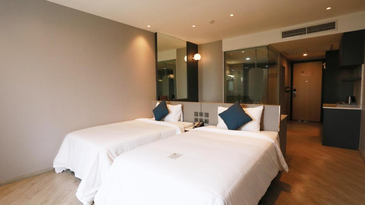 Golden City Rayong Hotel Buitenkant foto