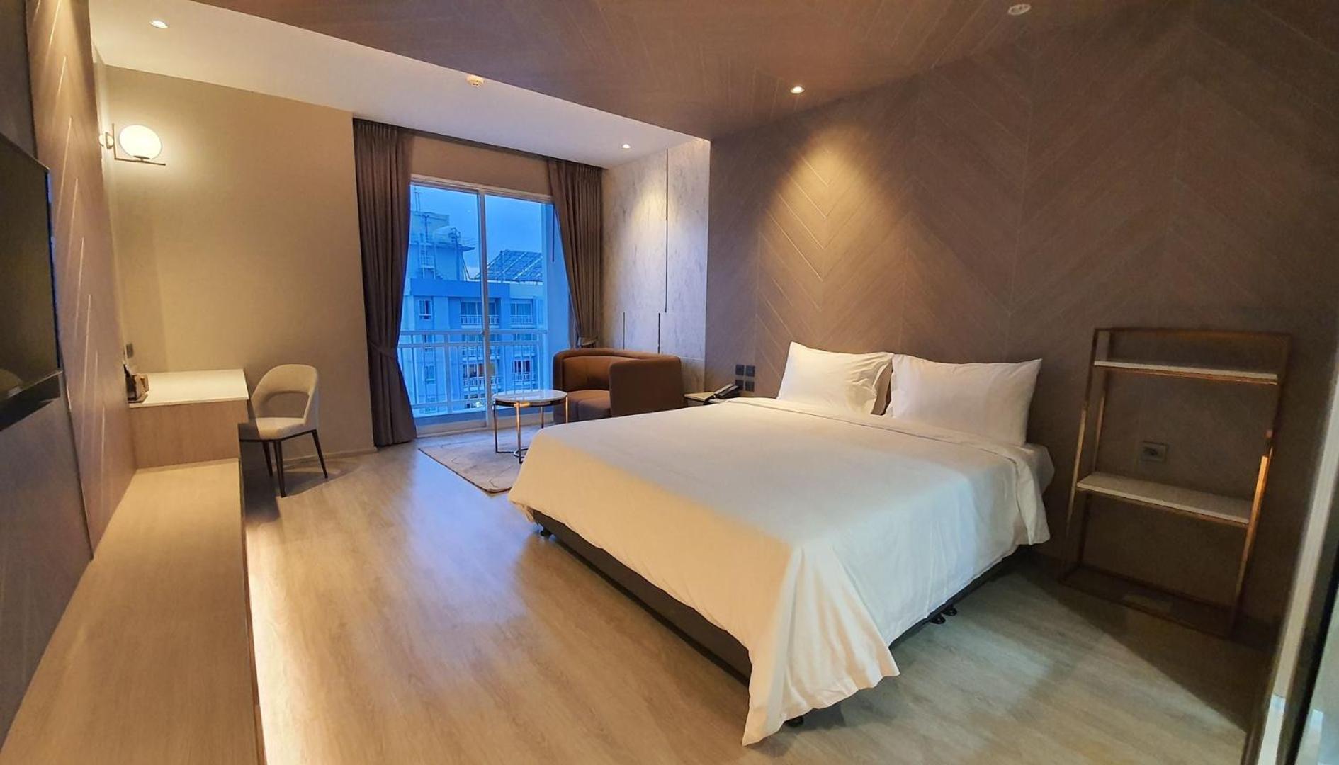 Golden City Rayong Hotel Buitenkant foto