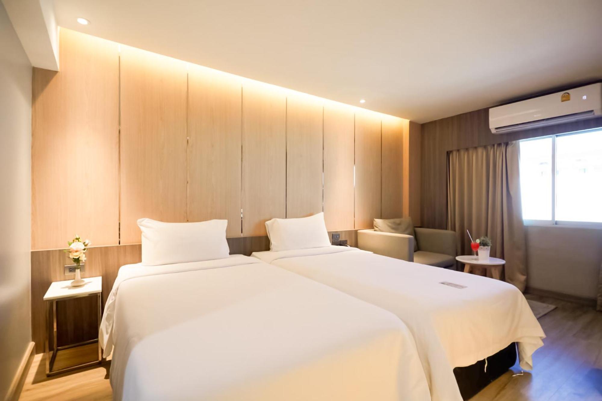 Golden City Rayong Hotel Buitenkant foto
