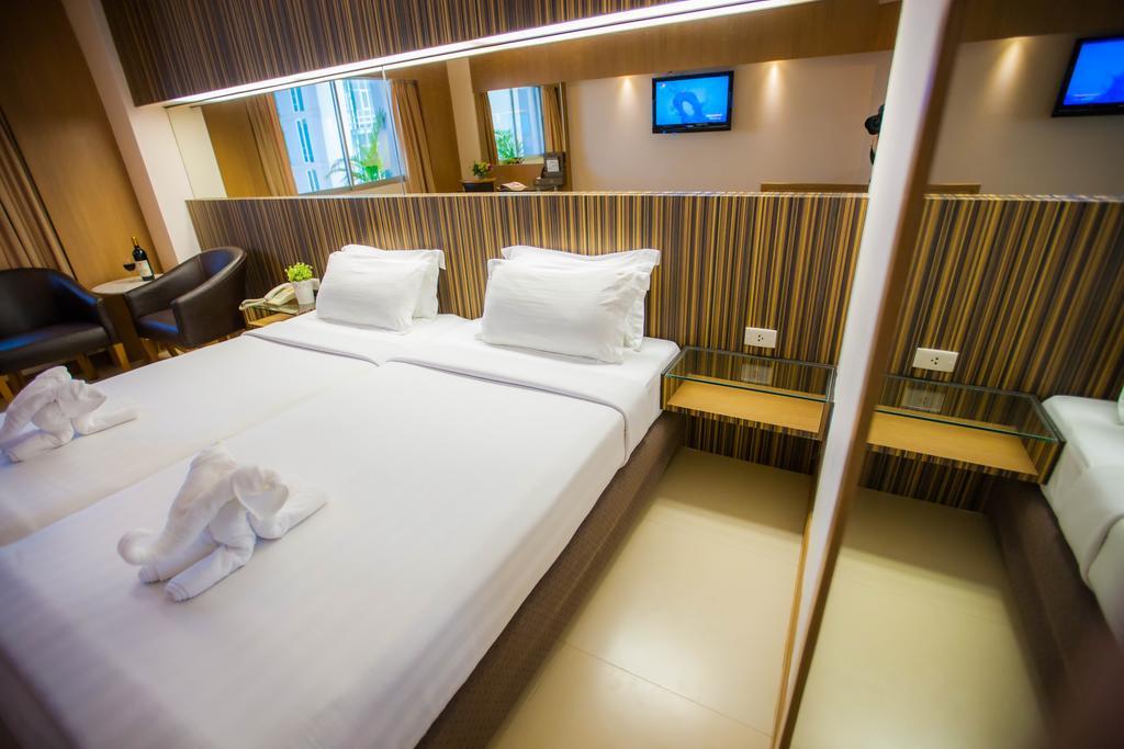 Golden City Rayong Hotel Buitenkant foto