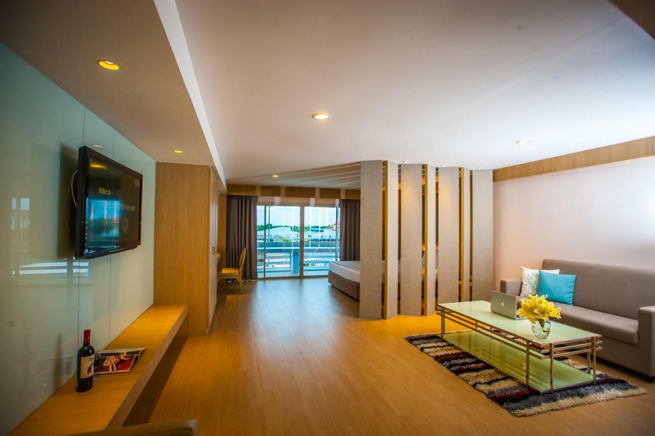 Golden City Rayong Hotel Buitenkant foto